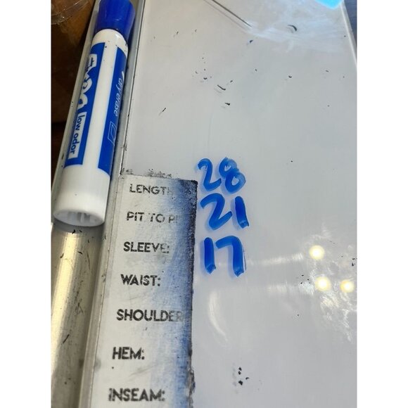 Torrid Henley Top M Red Ribbed Festive Classic Chic Holiday Neutral Minimalist - Picture 8 of 9